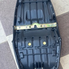 バリオス　２型　黒皮ボタン　タックロールシート /GSX250FX あんこ抜きの画像