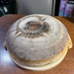 土鍋　もみじ　素材は陶器で、日本製（萬古焼）だと思います　直火・オーブンに対応していますの画像