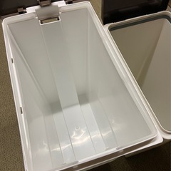 フタ付きゴミ箱（3個）の画像