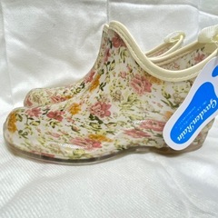 お花柄のレインブーツの画像