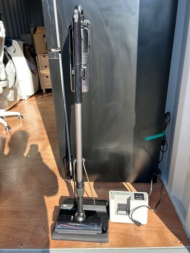 SHARP 掃除機　2021年　バッテリー充電器付き　無料配達します