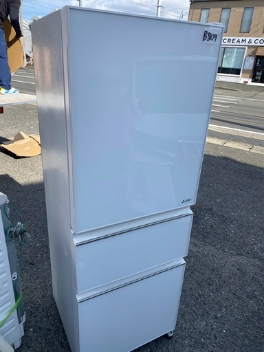 NO B809?福岡市内配送設置無料✨?MR-CG33E-W 冷蔵庫 CGシリーズ ナチュラルホワイト [330L /3ドア /右開き
