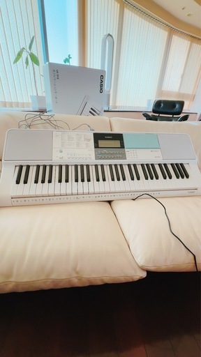 （美品）カシオの光ナビゲーションキーボードLK-512 鍵盤数：61鍵（タッチレスポンス）