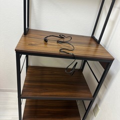 【美品】おしゃれなキッチンラック / レンジ台 (コンセント付き)の画像