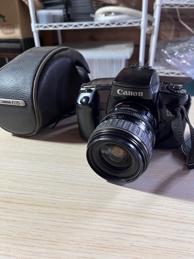一眼レフカメラ　Canon EOS 100QD