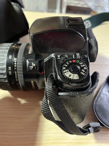 一眼レフカメラ　Canon EOS 100QD
