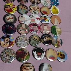 缶バッヂ4個セットの画像