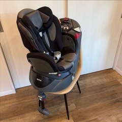 Aprica   チャイルドシートの画像