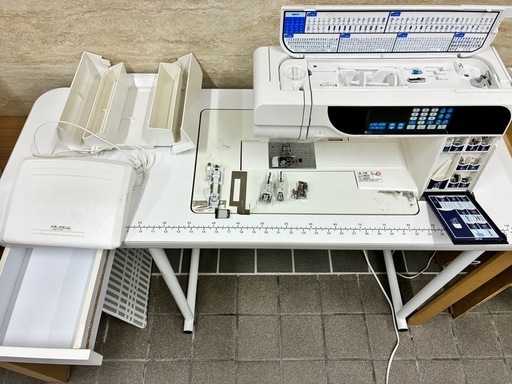 ジャノメミシン　elna excellence 730 テーブル付き　