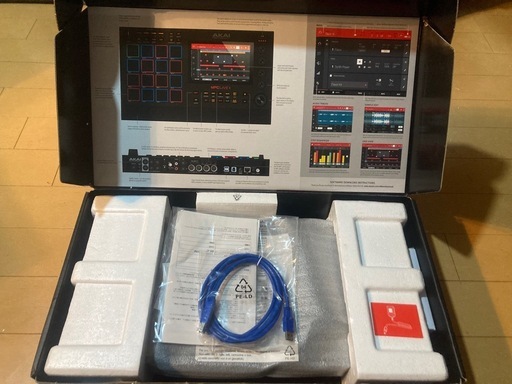 AKAI MPC LIVE II 未使用
