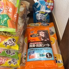※お譲り先決定　猫砂チップ6袋、抗菌マット・シート、消臭剤の画像