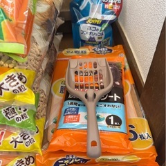 ※お譲り先決定　猫砂チップ6袋、抗菌マット・シート、消臭剤の画像