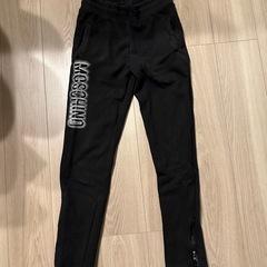 モスキーノスウェットパンツの画像
