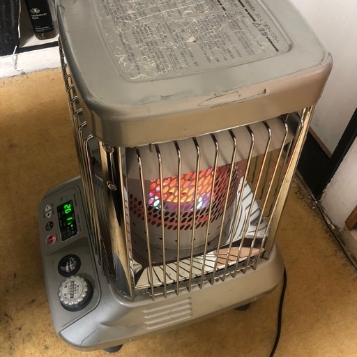 引き取り限定 ダイニチ業務用石油ファンヒーターDAINICHI FM-104F