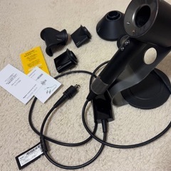 ダイソン　ドライヤー　スタンド付きの画像