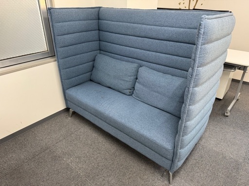 大幅値下げ‼️
ハイバックソファー 2人掛け パネル付き 幅1450×奥行670×高さ1240mm ブルー