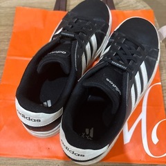 adidasスニーカー　22cmの画像