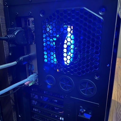 Windows11 CPU-intel core i7-9700->i5 RAM32GB, NVMe 256GB M2.256GB +