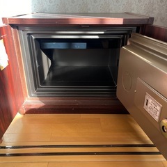 【売約済】小型耐火金庫 鍵 ダイアルNo有り 木製ケース付　の画像