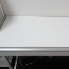 【IKEA/イケア】BESTA BURS ベストー ブルシュ デスク ハイグロス ホワイト組立品の画像