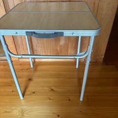 キャンピングテーブル
の画像