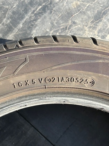 アルファード　ヴェルファイア235/50R18 2本セット　充分溝はあります　2025年製