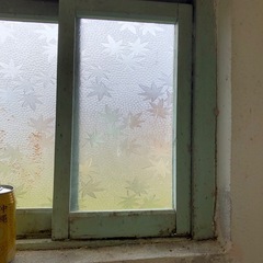 窓ガラス戸の画像