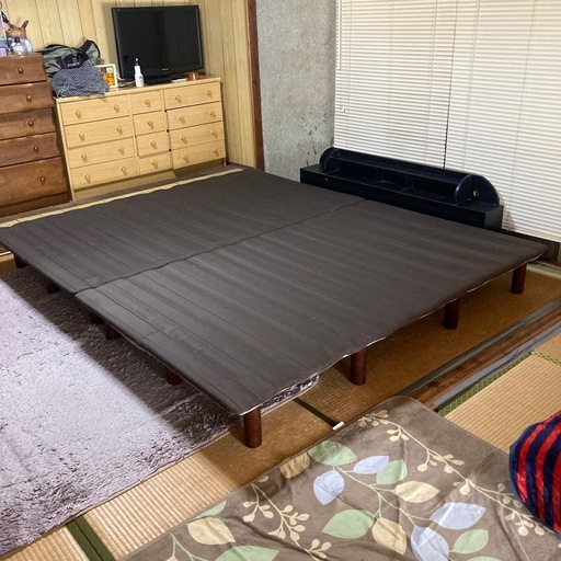 セミダブルベッド、2個マットレスなし