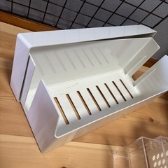 ケーブル隠し　他収納用品の画像
