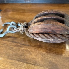 値下げします骨董品 滑車 木製の画像