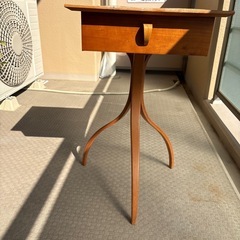 サイドテーブルの画像