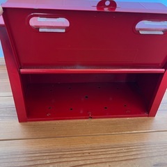 鉄製ポストの画像