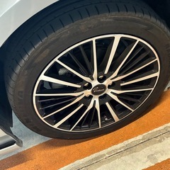 社外 プリウス 17インチ タイヤ、ホイール 4本セットの画像