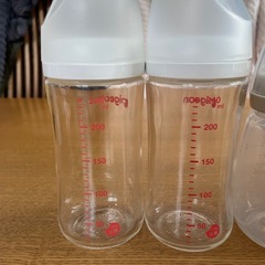 哺乳瓶（ピジョンガラス製）（スリコプラ製）の画像