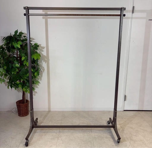 アイアンハンガーラックアパレルセレクトショップ店舗什器 (有田) 伏見