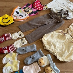 ベビー服セット 70センチ　ミッフィー　靴下　レッグウォーマー　スタイ　髪飾りの画像