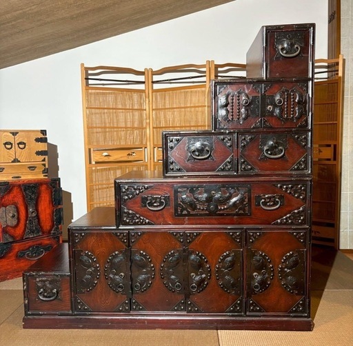 階段箪笥　6段　飾り金具　時代箪笥　伝統家具　和家具　和箪笥　民芸家具 階段箪笥 6段 飾り金具 時代箪笥 伝統家具 和家具 和箪笥 民芸家具