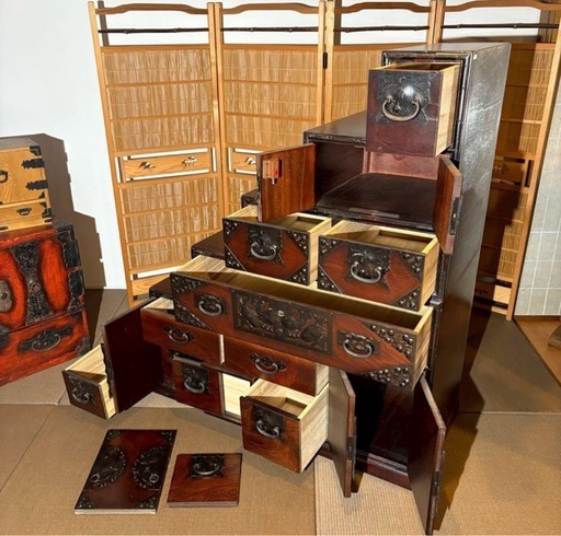階段箪笥　6段　飾り金具　時代箪笥　伝統家具　和家具　和箪笥　民芸家具 階段箪笥 6段 飾り金具 時代箪笥 伝統家具 和家具 和箪笥 民芸家具