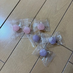 しなこボンボン缶&中身2種類3個づつの画像