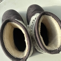 22.5美品　防寒靴女性の画像