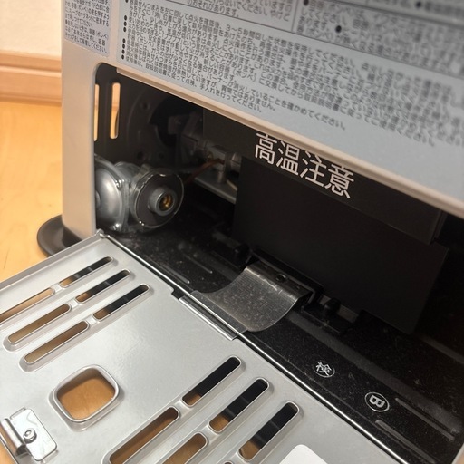 コールマン椅子二脚とカセットボンベ式ガスストーブ