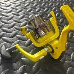 スピニングリール　
両軸リールの画像