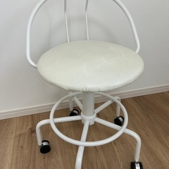 ニトリ　　　キャスター付きチェアの画像