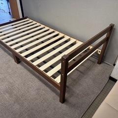 ニトリ　天然木（パイン材）シングルすのこベッドフレームの画像