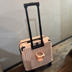 スーツケース　キャリーケースの画像