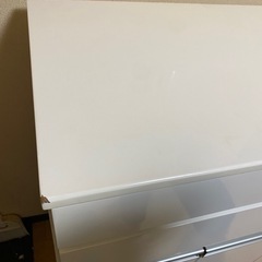 2/7までに、取りに来られる方！ゴミ箱付き食器棚　の画像