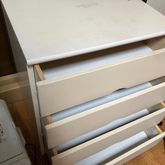 【お譲り先決まりました
】タンス4段の画像