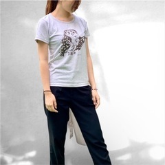 【新品】コキンメフクロウのコーヒーで 乾杯 Tシャツ の画像