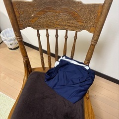 ダイニングテーブルの画像