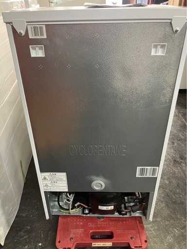 【中古】Hisense ノンフロスト冷凍庫 HF-A61W